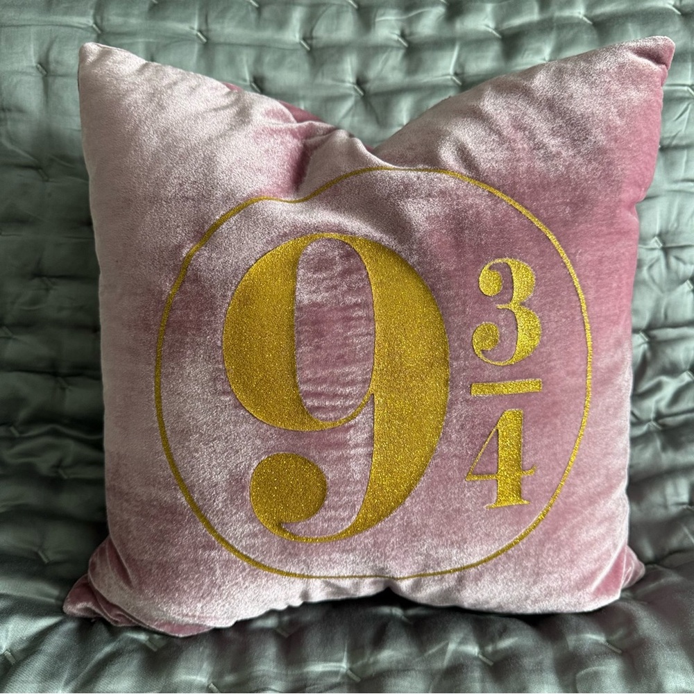 Pottery Barn Harry Potter Teen Pink Velvet Pillow with Gold 9 3/4 Design